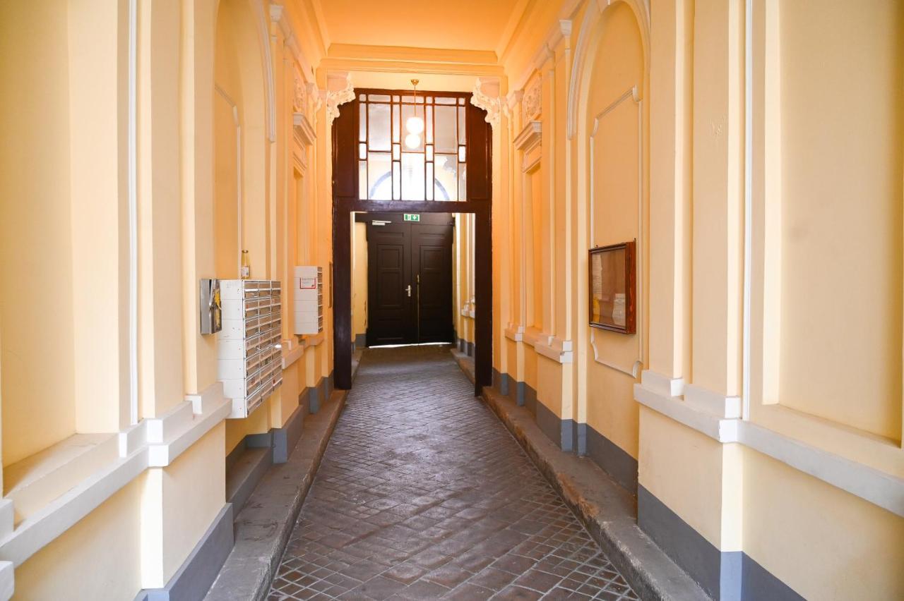 Backpacker Apartment Schoenbrunn Viena Exterior foto